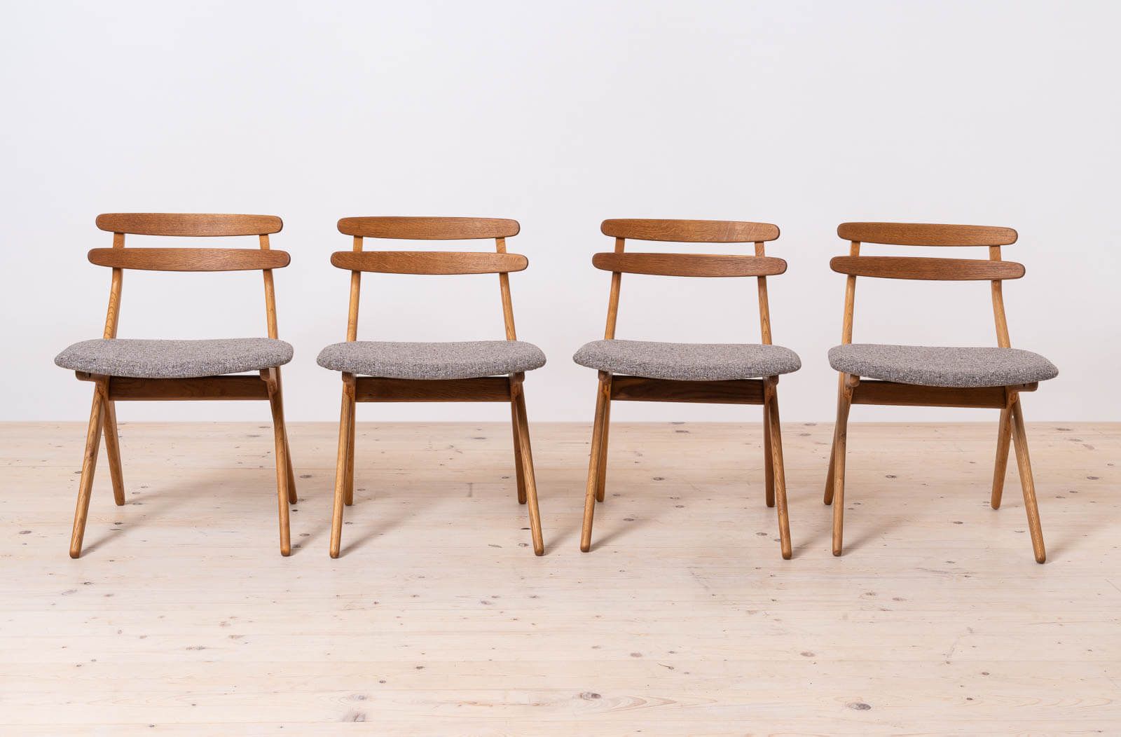 Set Of 4 Dining Chairs, Model Saks By Poul Volther, Timless Danish Design, Fully Restored photo furniture