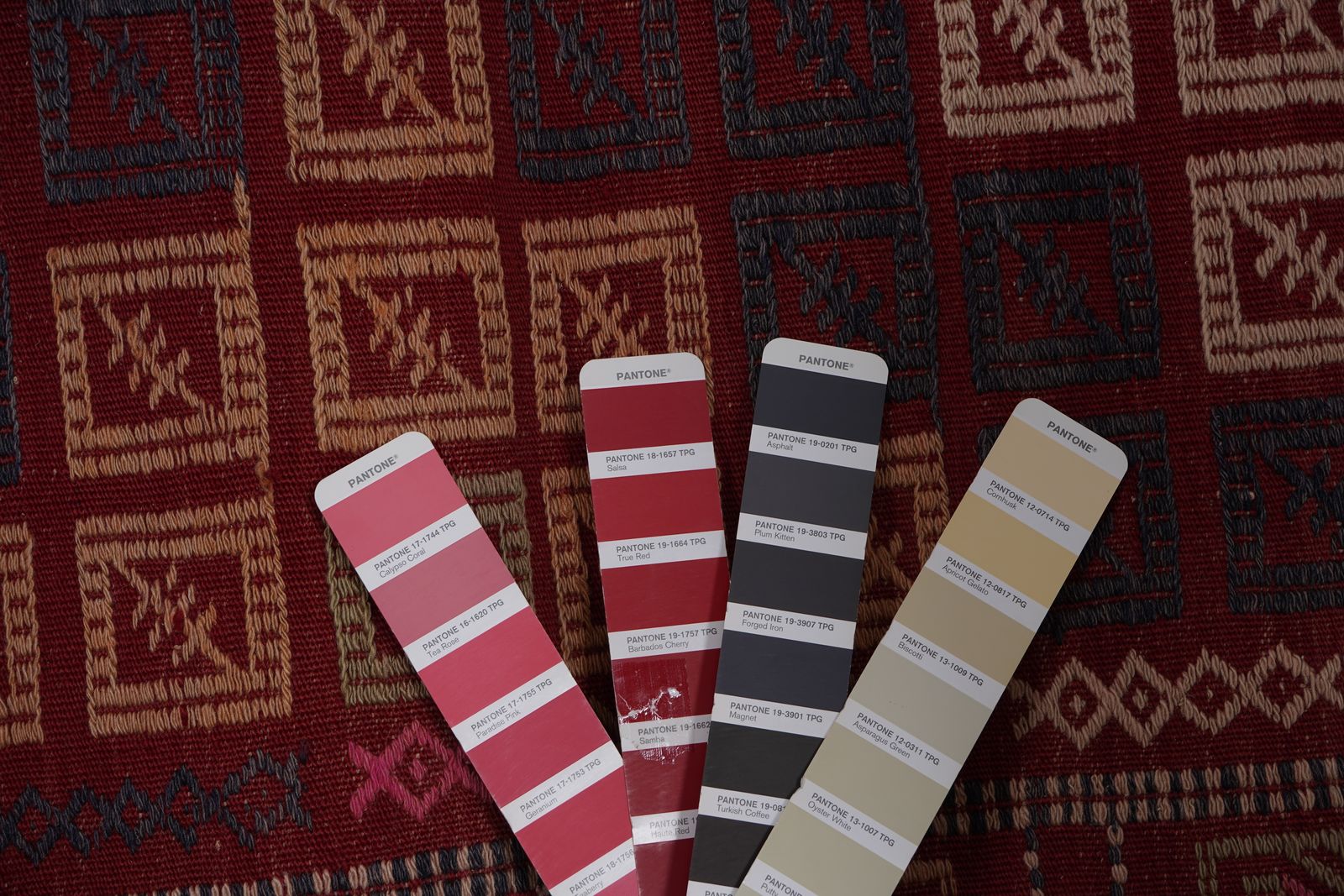 photo furniture Mid Century Jajim Kilim Rug With Tribal Borders 4'9'' X 6'9''