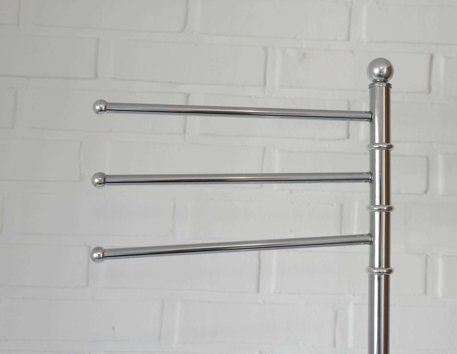 Mcm Towel Rack / Vintage Bathroom / Mid Century Modern / Chrome Metal / Towel Rack Freestanding / Yugoslavia 1980's photo vinterior