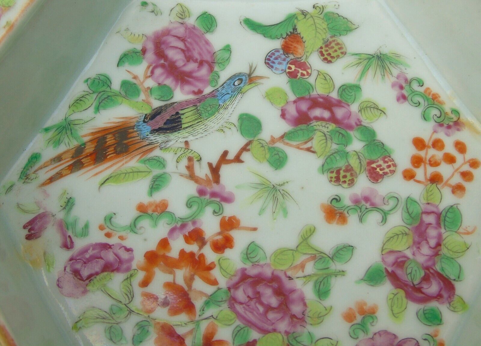 19th Century Daoguang Cantonese Porcelain Bowl Famille Rose photo Home Decor