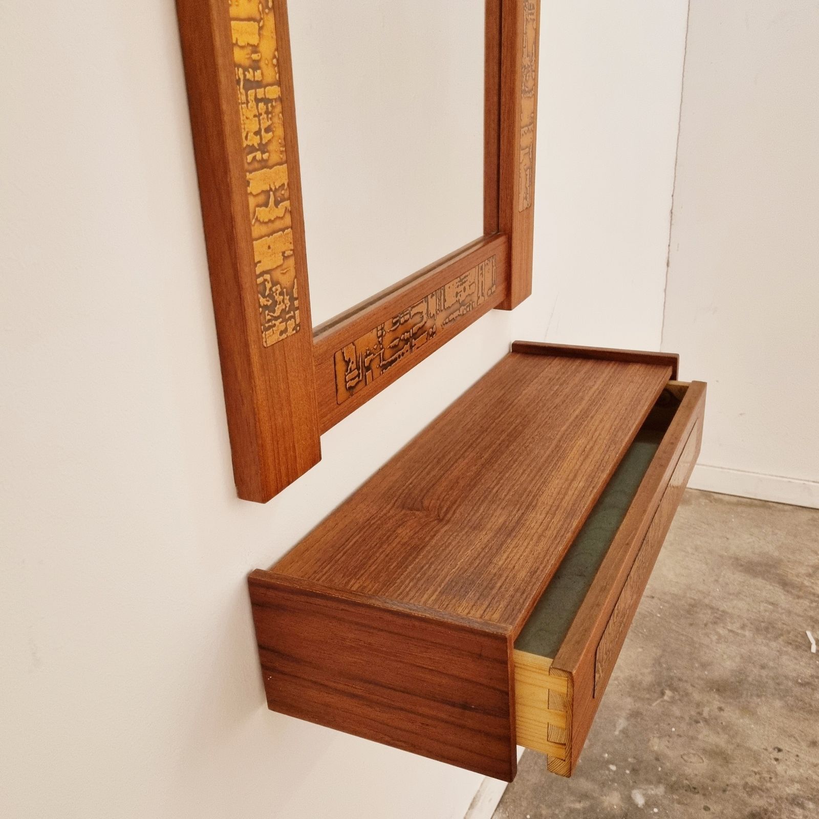 photo for sale Mid Century Teak And Copper Hallway Set With Mirror And Shelf, 1960s, Set Of 2