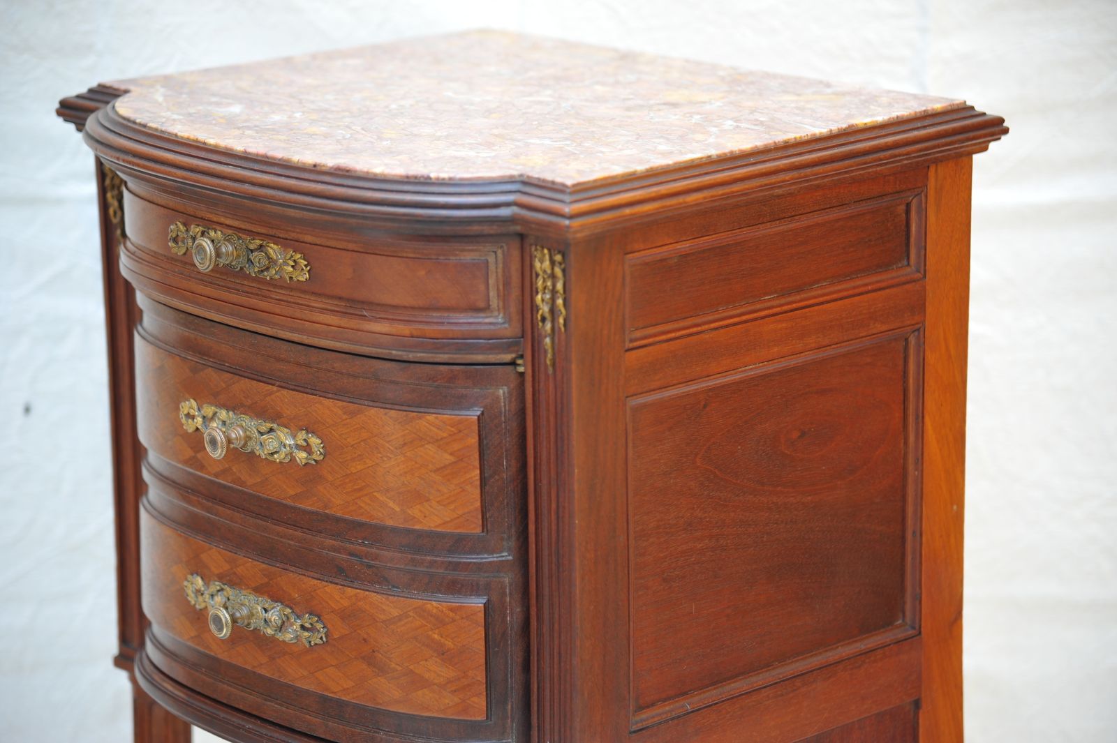 A Fine Quality Antique French Mahogany Bedside Cabinet photo for sale