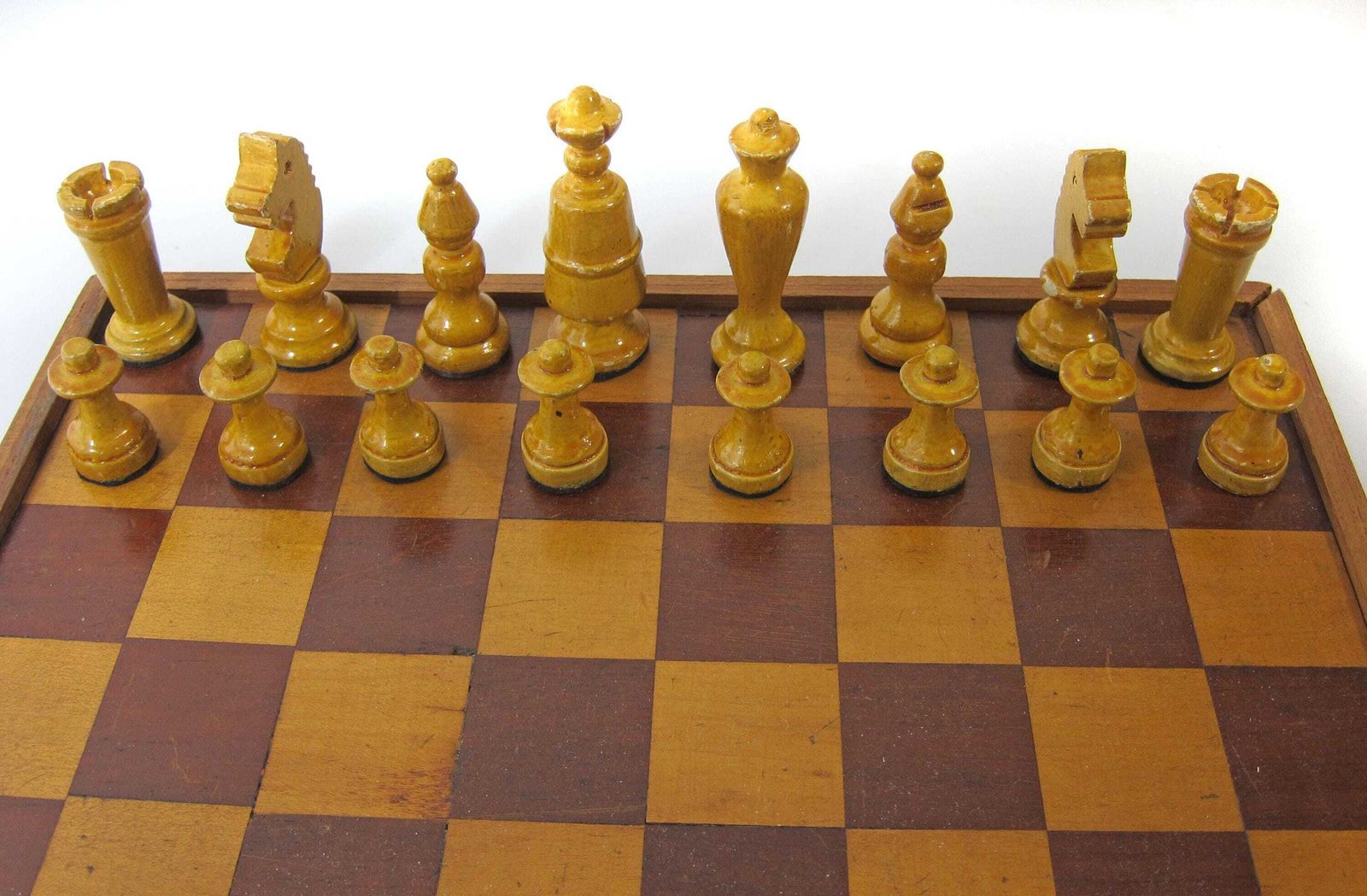 Vintage Collectable Wooden Chess Set, Board & Box    Austrian Coffee House, Kaffeehaus, Haflinger Knights, Josef Hoffmann, Wagner, Adolf Loos photo vinterior