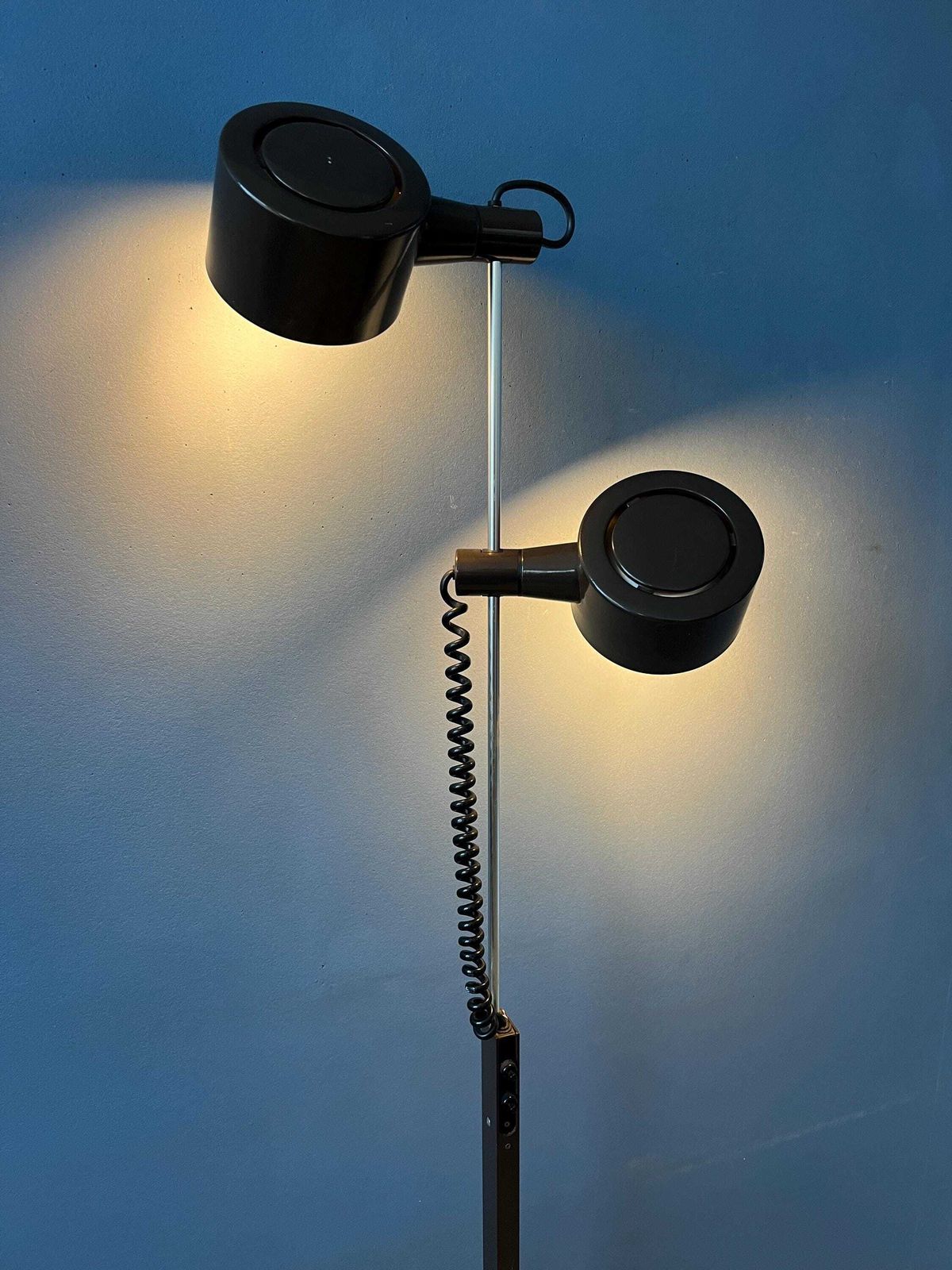 Vintage Conelight Vloerlamp Van Ronald Holmes photo 441.0