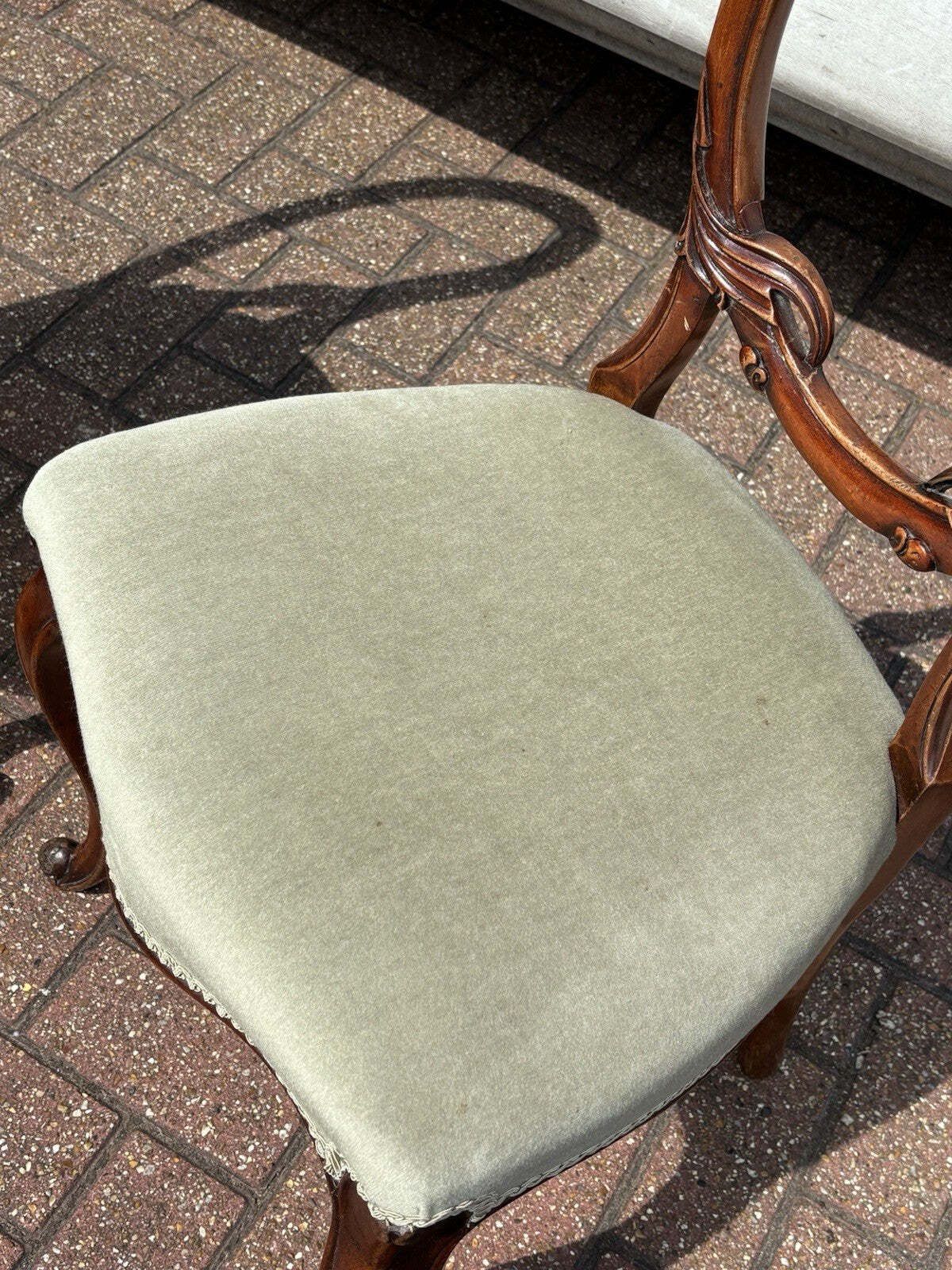 photo furniture Victorian Walnut Set Of Balloon Back Dining Chairs.