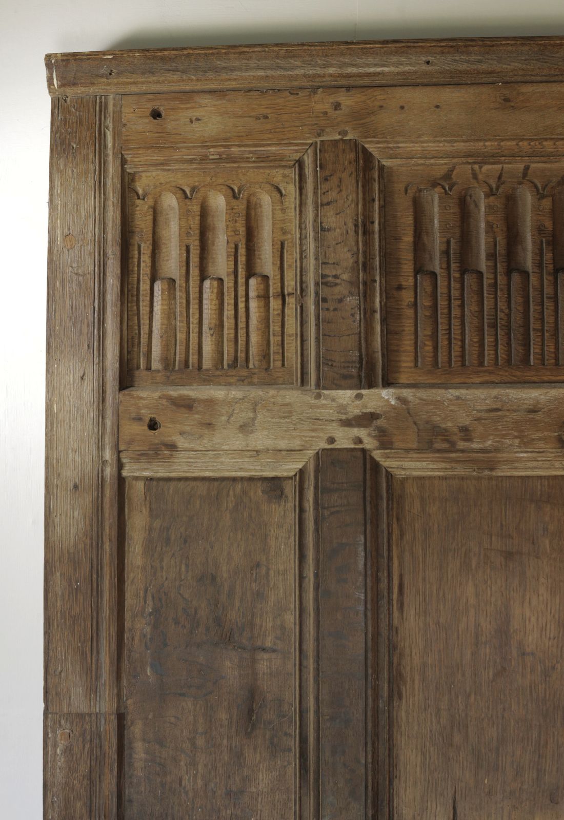 16th Century English Carved Oak Wall Panelling photo furniture