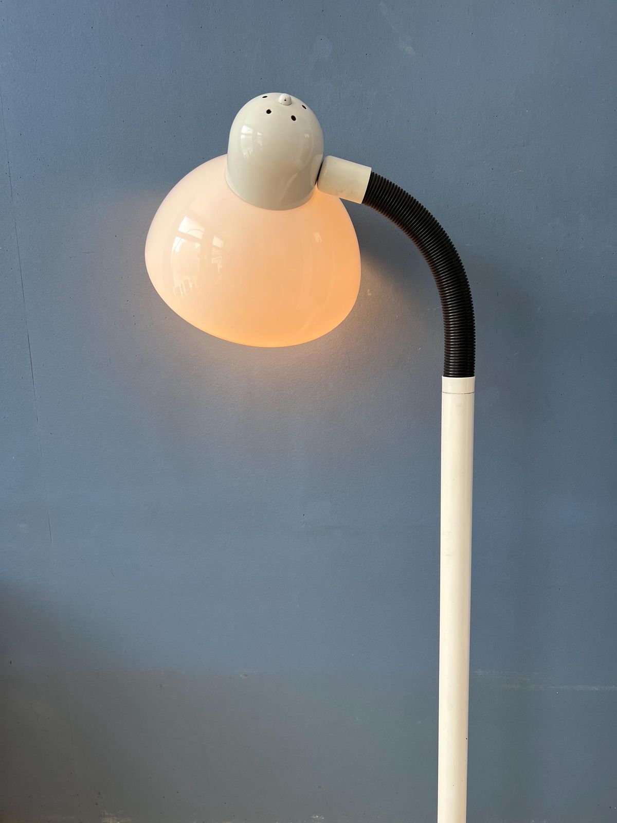 photo for sale Vintage Witte Dijkstra Mushroom Space Age Vloerlamp