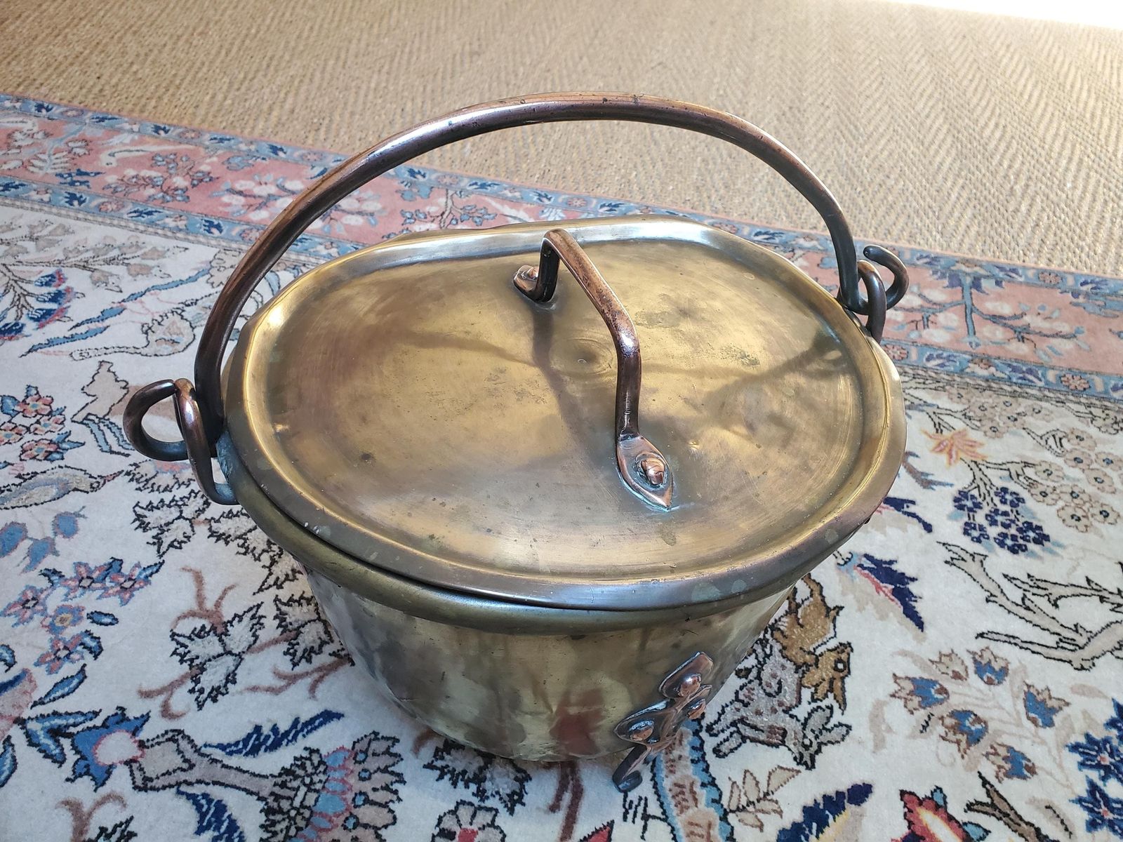 17th Century Brass And Copper Pot / Brass Log Basket / Arts And Crafts / Brass Pot With Lid / Brass Stove / 3 Leg Brass Bucket Jardiniere