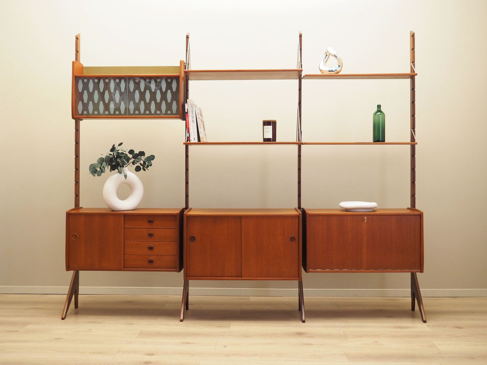 Teakhouten Systeemboekenkast, Noors Design, Ca. Jaren 1960, Productie: Blindheim Mobelfabrikk, Ontwerpers: John Texmon & Einar Blindheim photo furniture