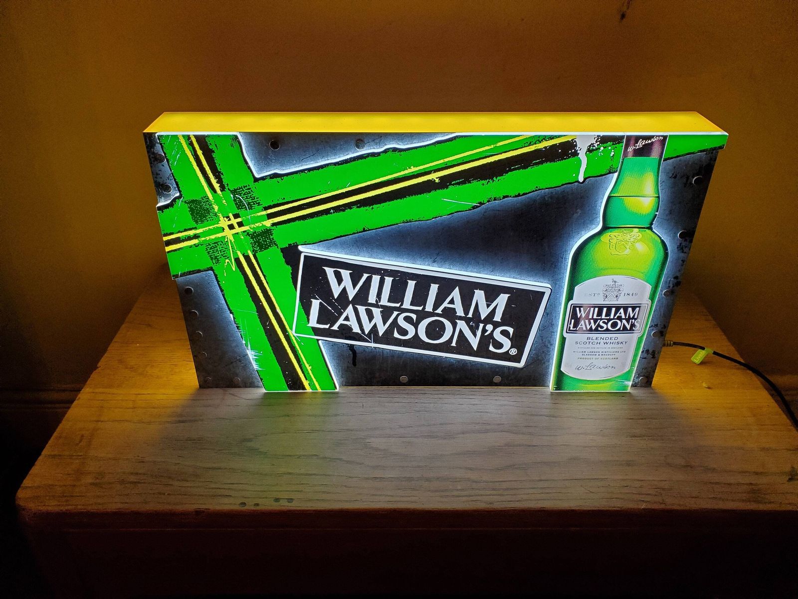 Light Up William Lawson Whisky Sign / Light Box Publicity Sign / Bar Publicity Sign / Bar Advertising Sign / Rare Lawsons Whisky Sign photo for sale