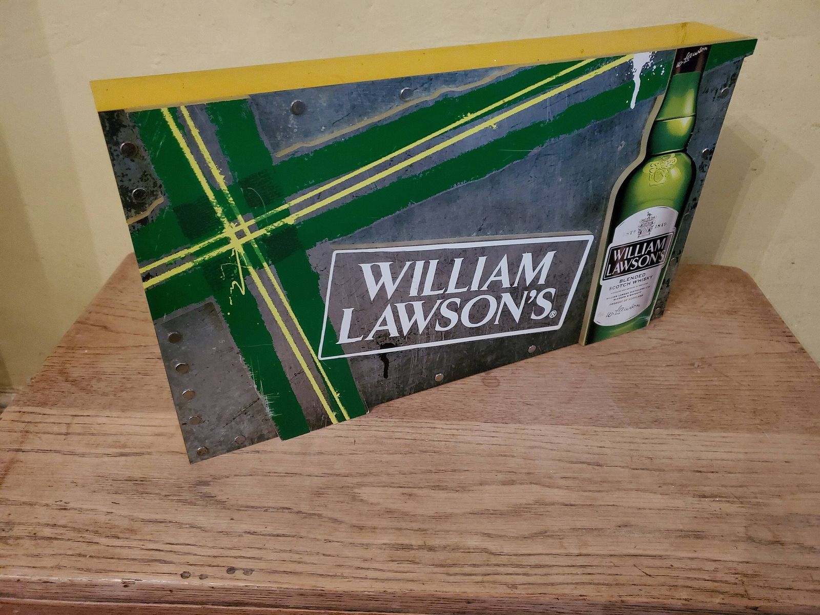 Light Up William Lawson Whisky Sign / Light Box Publicity Sign / Bar Publicity Sign / Bar Advertising Sign / Rare Lawsons Whisky Sign photo vinterior