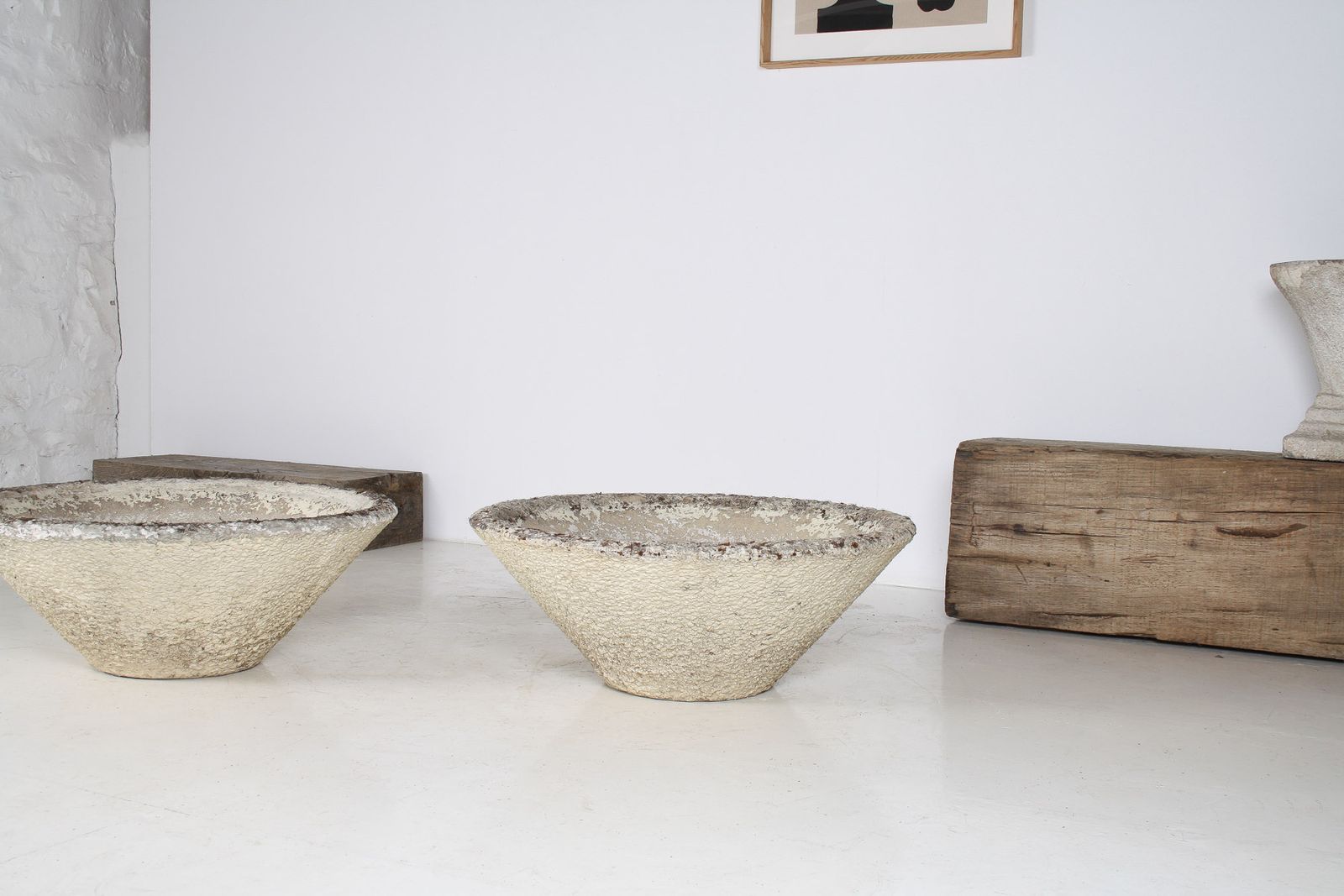 A Large Pair Of Mid Century Modernist Concrete Planters In The Manner Of Willy Guhl photo vinterior