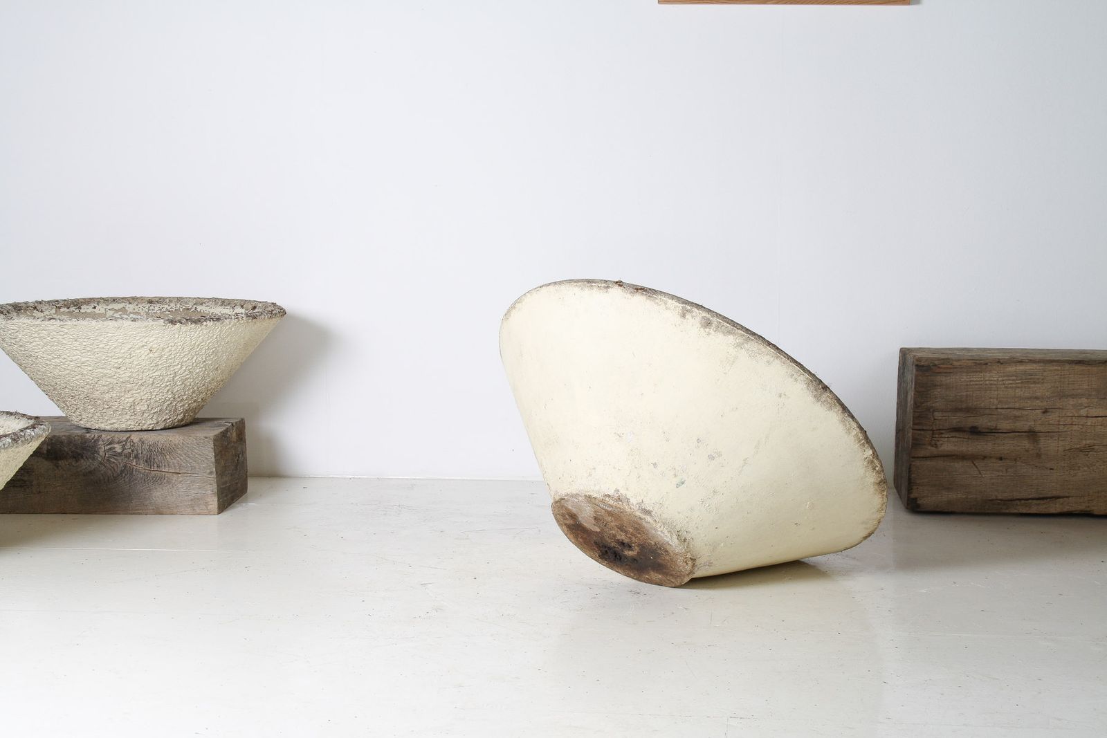 A Large 1960s Mid Century Modernist Concrete Planter In The Manner Of Willy Guhl photo vintage