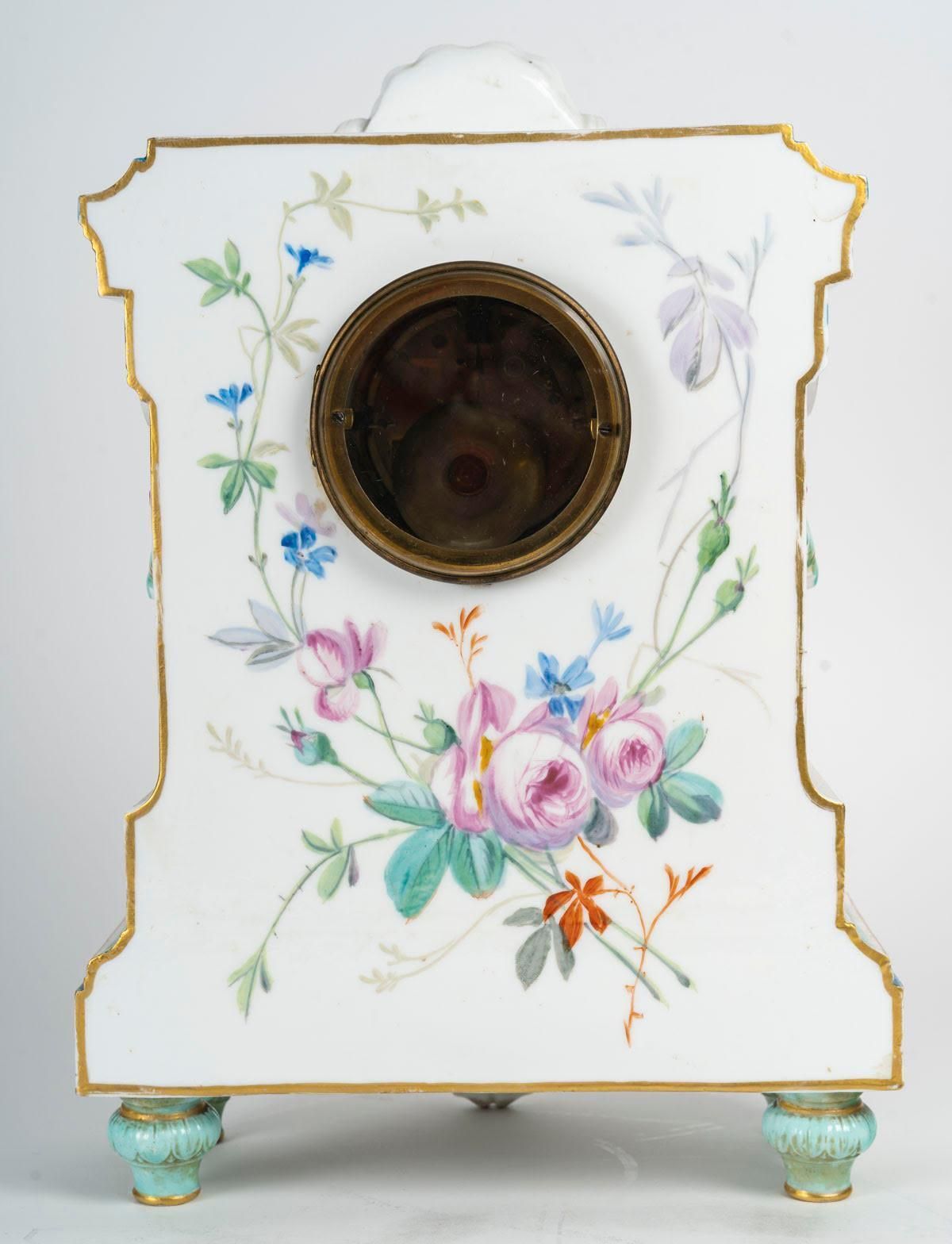 Porcelain Clock, 19th Century, Napoleon III Period. photo vinterior
