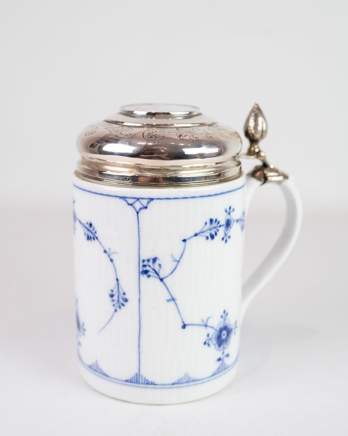 Lidded Mug With Baroque Lid Model 1/2023 In Porcelain & Silver Fluted Blue Fluted By Royal Copenhagen