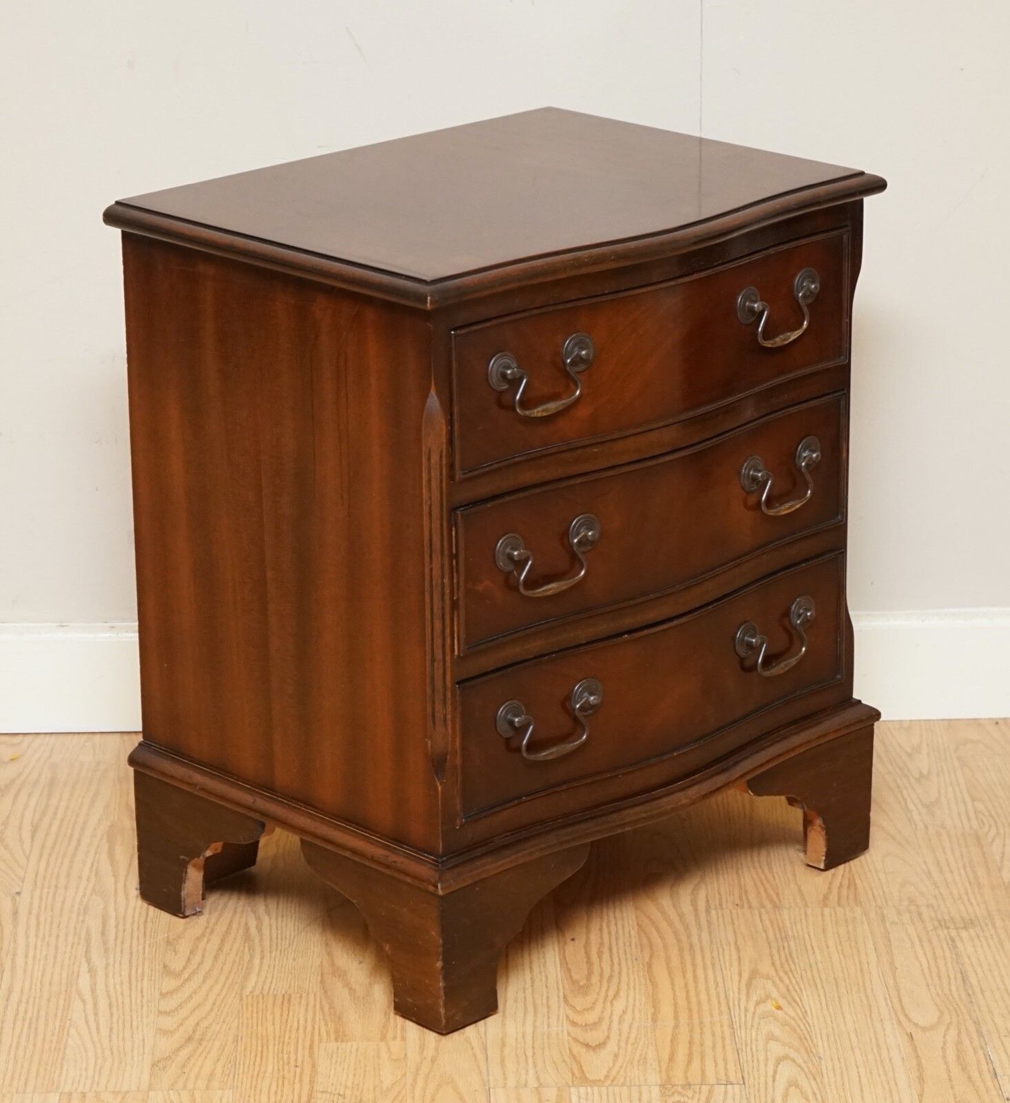 Georgian Style Mahogany Flame Mahogany Chest Of Drawers photo furniture
