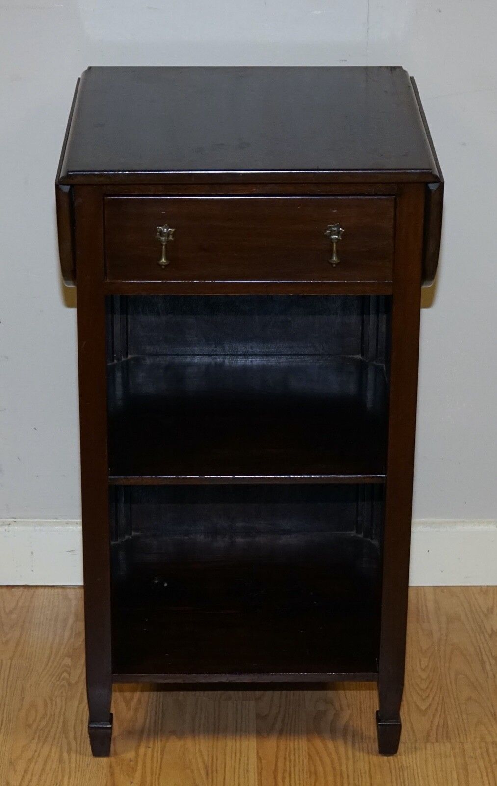 photo furniture Lovely Vintage Mahogany Side End Hardwood Table With Drawer And Shelfs