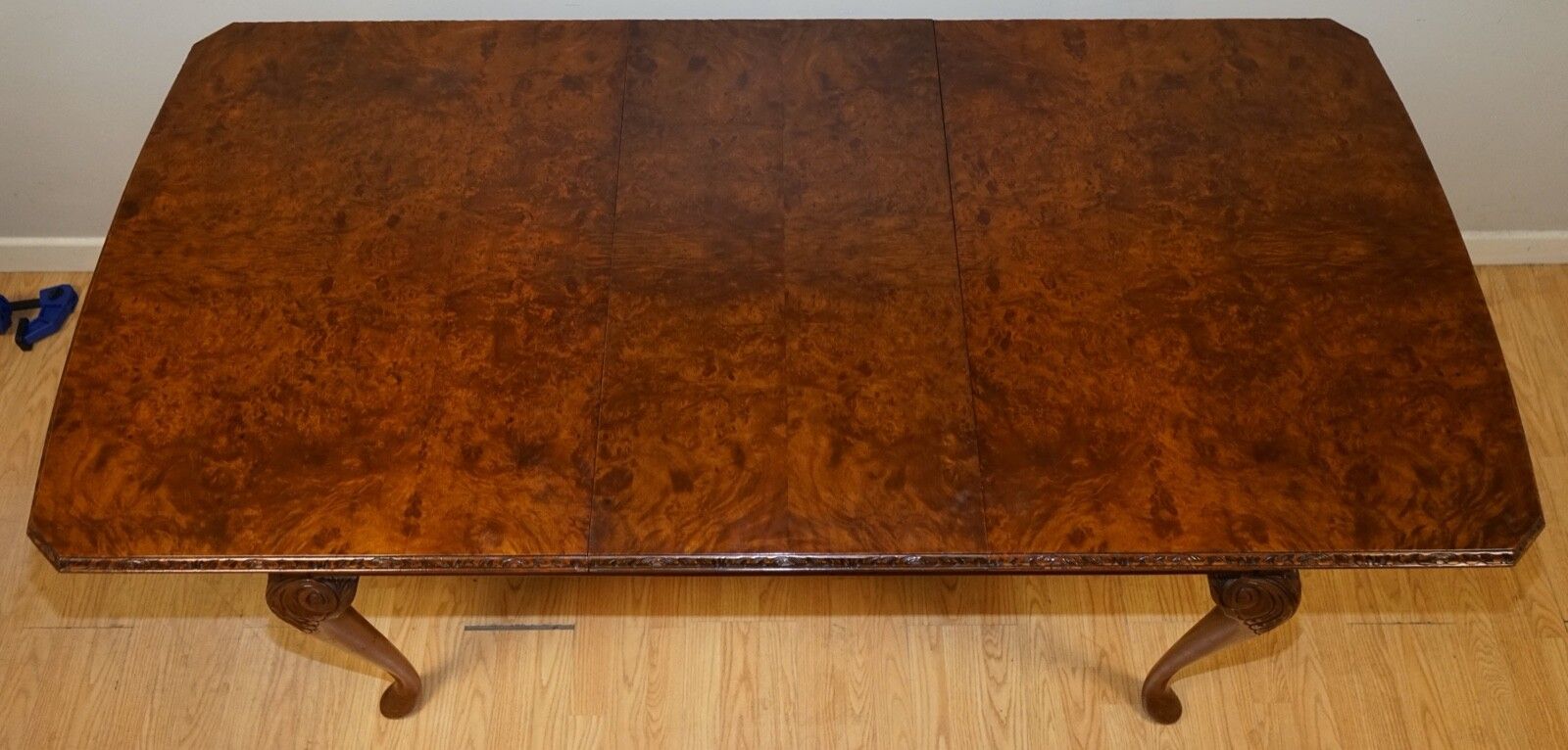 A Very Beautiful Circa 1930's Burr Walnut Queen Anne Carved Legs Dining Table photo 950.0