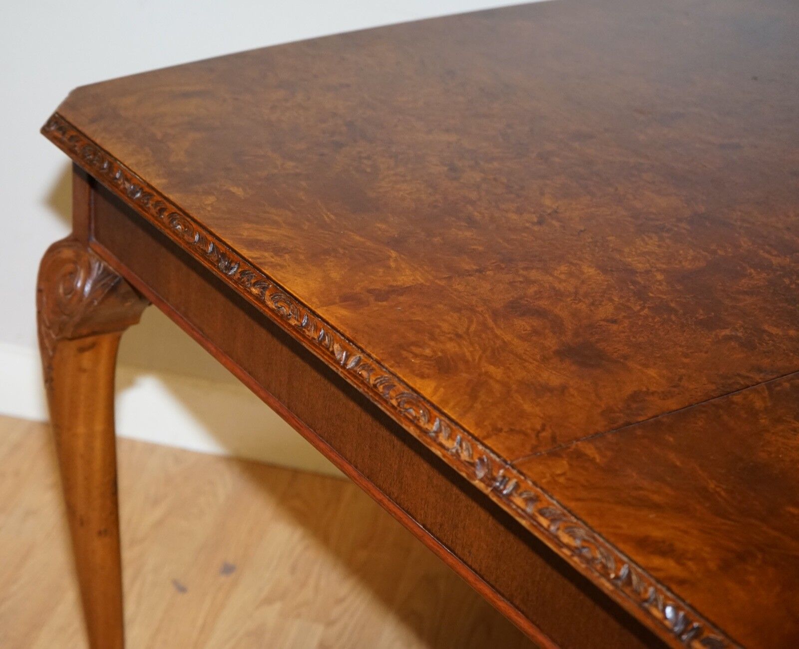 A Very Beautiful Circa 1930's Burr Walnut Queen Anne Carved Legs Dining Table photo vinterior