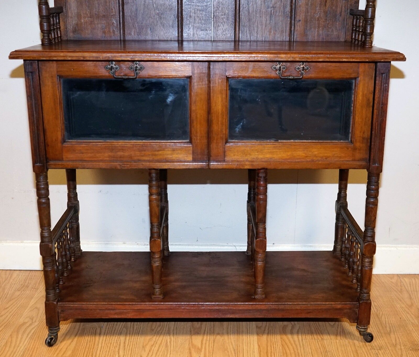 Victoria Regina Stamped Hallway Whatnot Sideboard Glazed Door Porcelain Castors photo buy