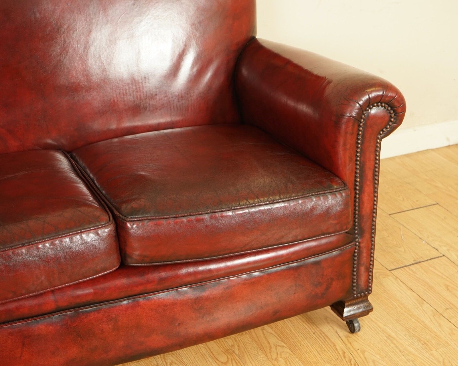 Stunning Victorian Burgundy Gentleman's Club Hand Dyed Leather Sofa photo 4500.0