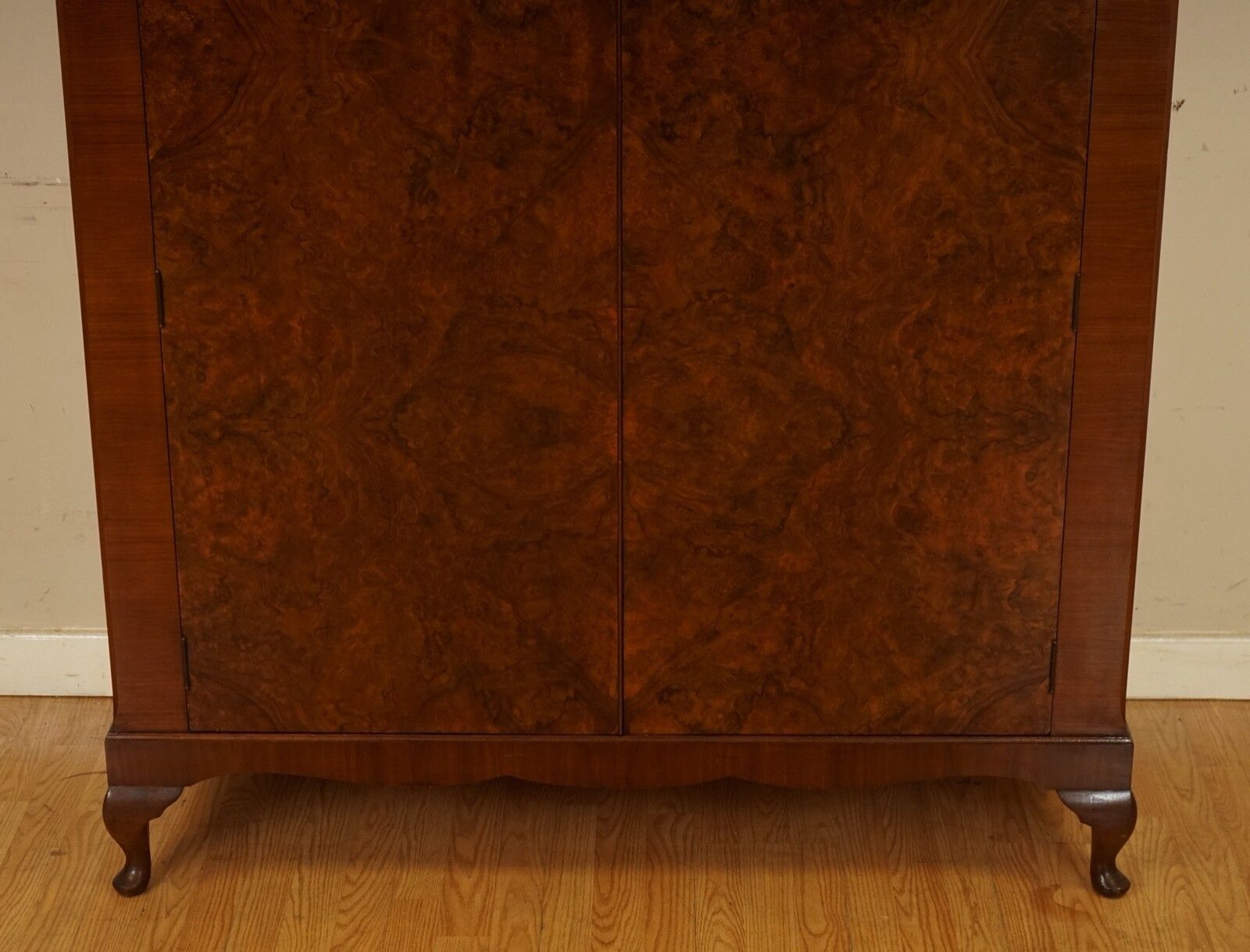 Stunning Made In England Art Deco Burr Walnut Double Wardrobe photo 1620.0