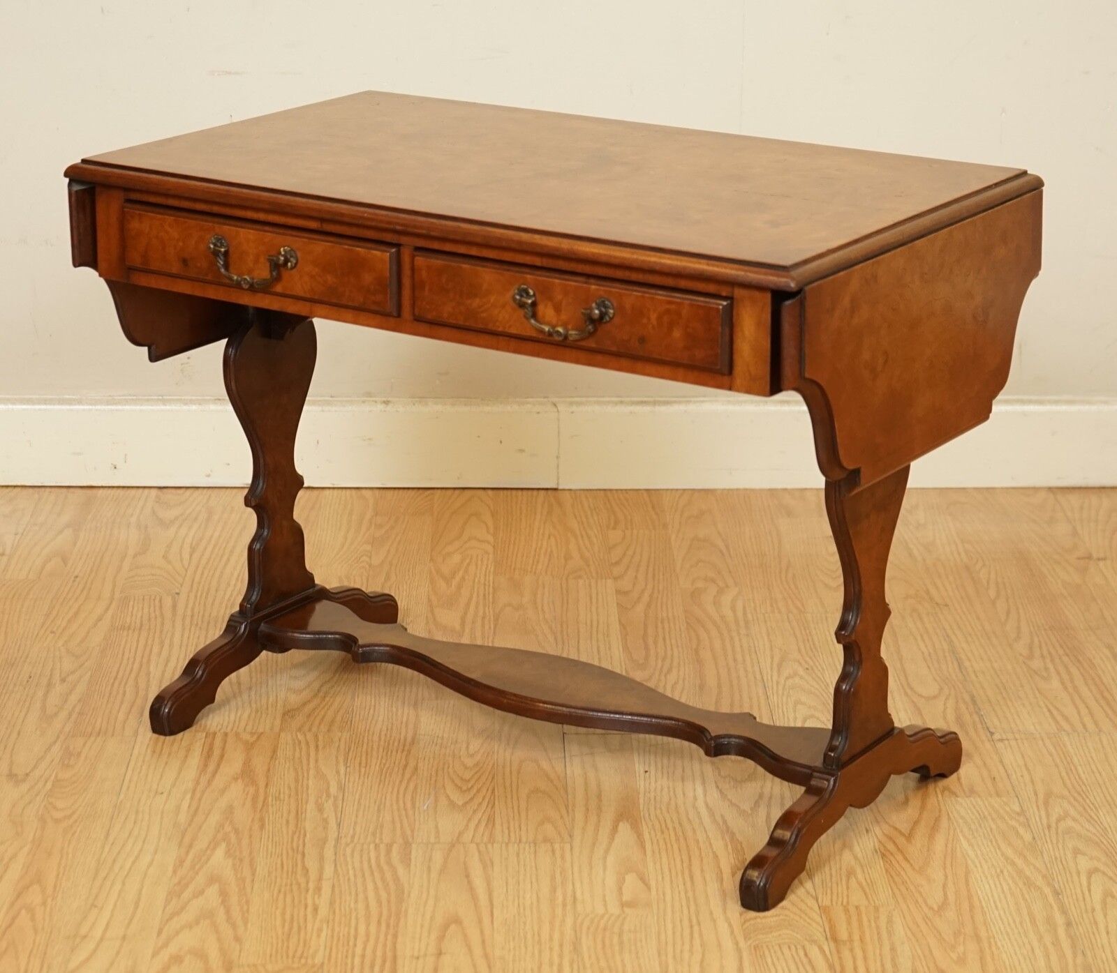 Lovely Bevan And Funnell Burr Walnut Extending Dropleaf Side End Table photo for sale