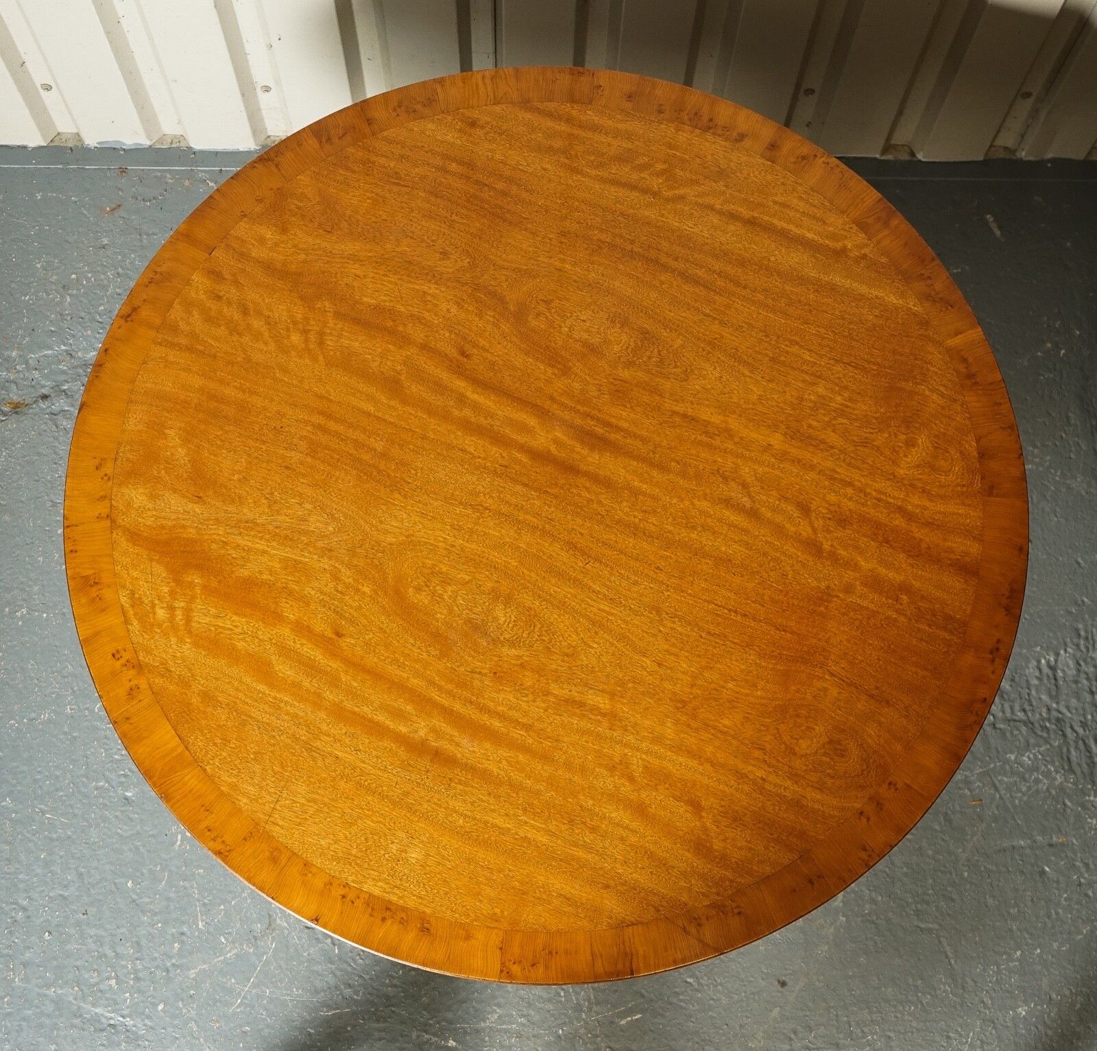 Very Stunning Circular Burr Walnut Dining Table Made By Beresford & Hicks London photo vintage