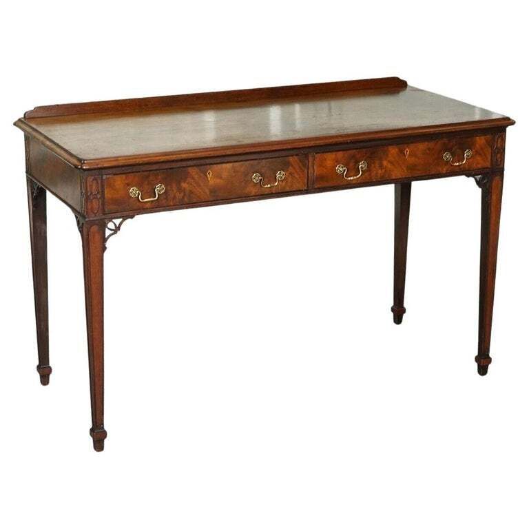 Stunning Chippendale Style Mahogany Console Hallway Table With Original Handles