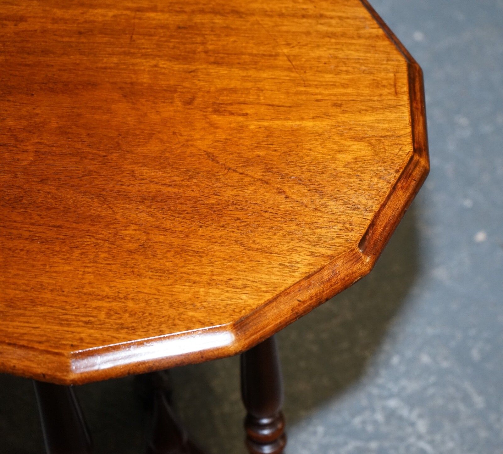 850.0 Lovely Restored Hardwood Hexagon Side Table With Curved Spade Feet photo
