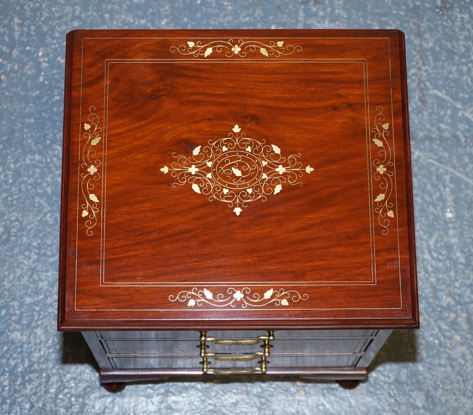1550.0 Stunning Pair Of Brass Inliad Anglo Indian Bedside Tables Nightstands photo