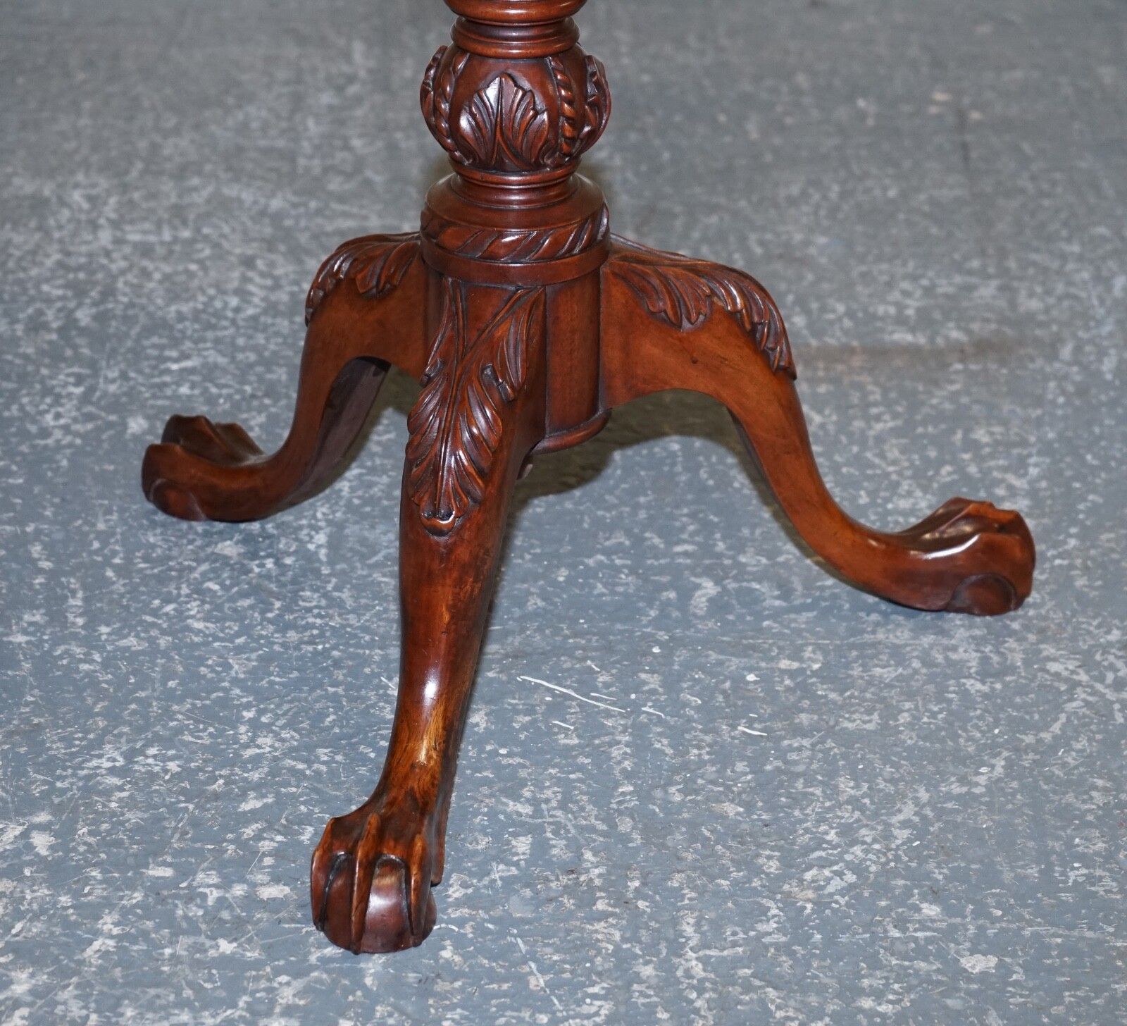 Lovely Large Hardwood Large Pie Crust Tilt Top Side Wine Plant Lamp Table photo vintage