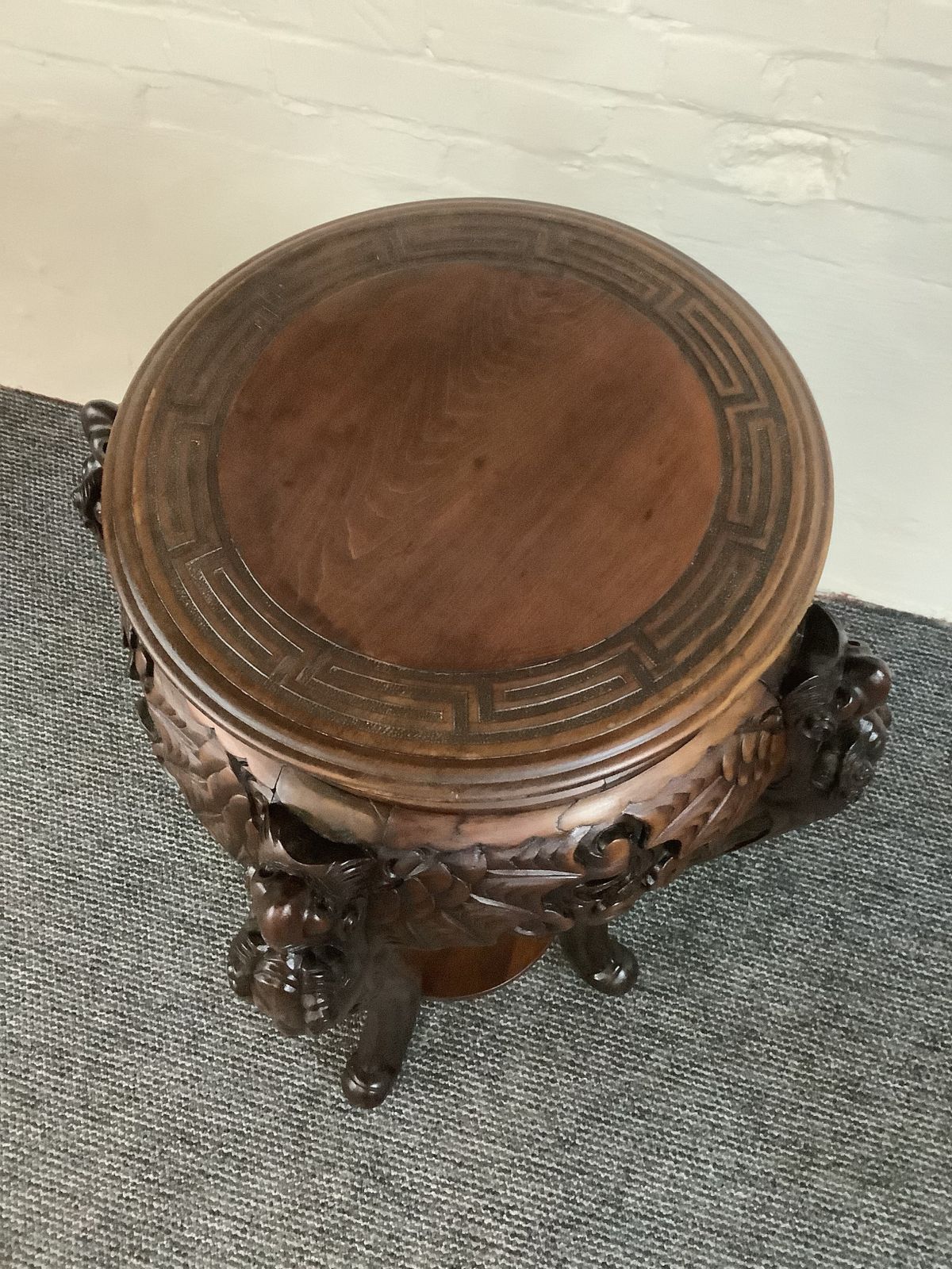 photo vintage 19th Century Chinese Carved Rosewood Jardiniere Plant Stand.