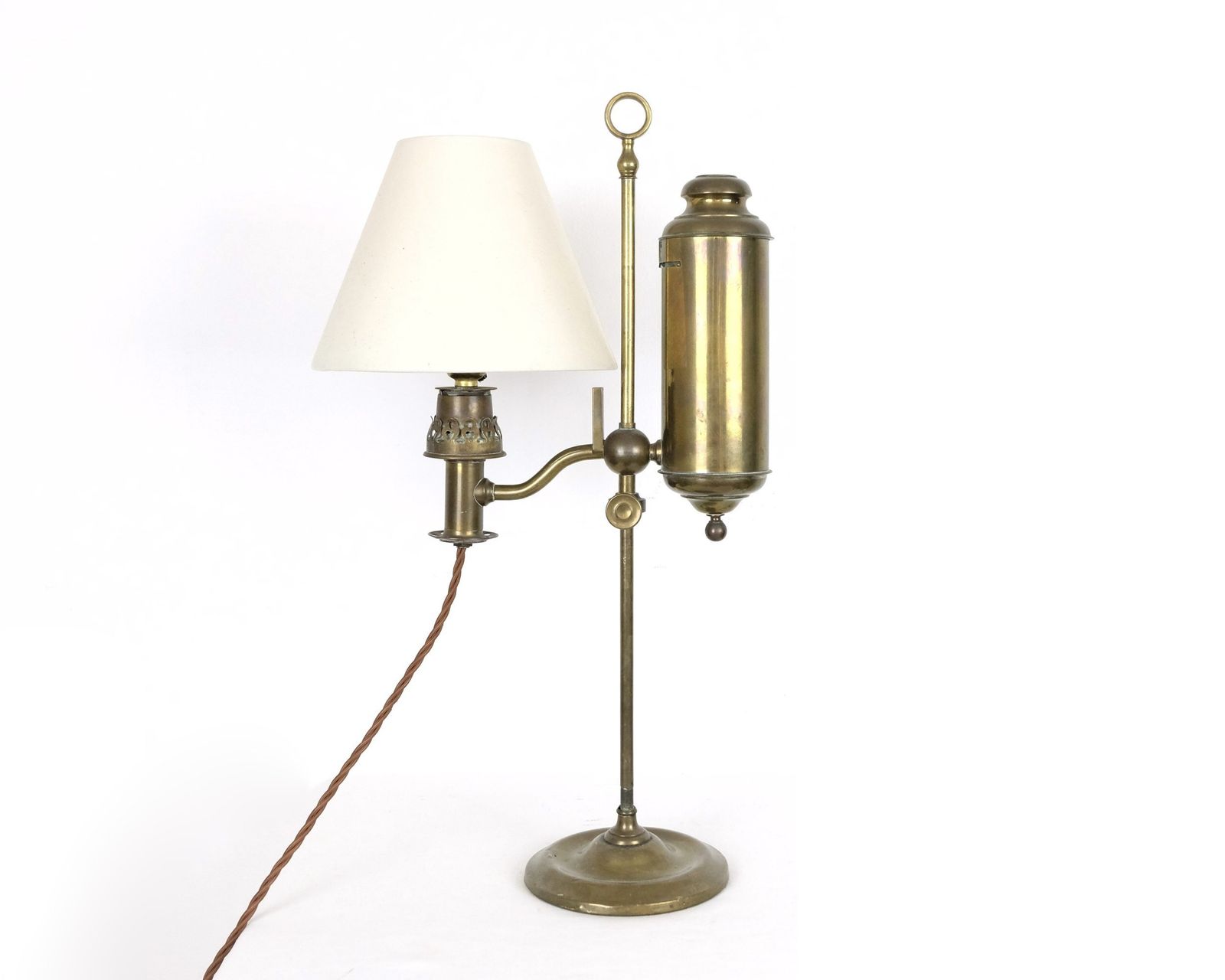 A 19th Century Victorian Brass Oil Lamp