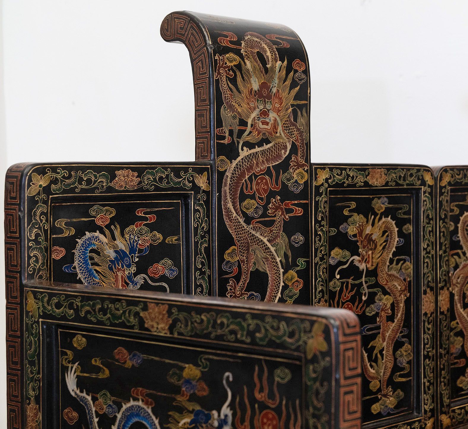 Stunning Pair Of Early 20th Century Chinese Black Lacquer Gilt & Polychrome Painted Bench Seats photo vinterior