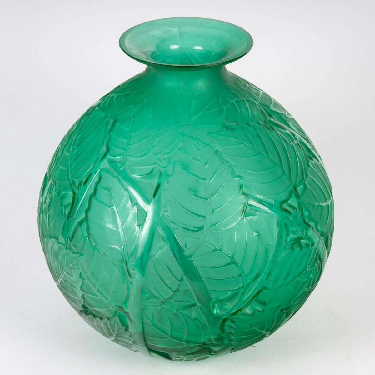 René Lalique  1929, “Milan” Vase. Green Tinted Glass Proof photo Home Decor