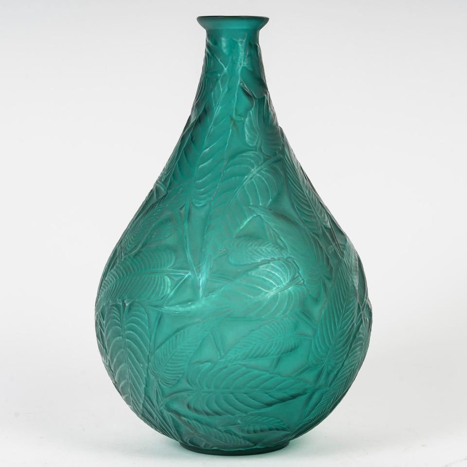 René Lalique  1923  Emerald Green Tinted “Sauge” Vase photo Home Decor