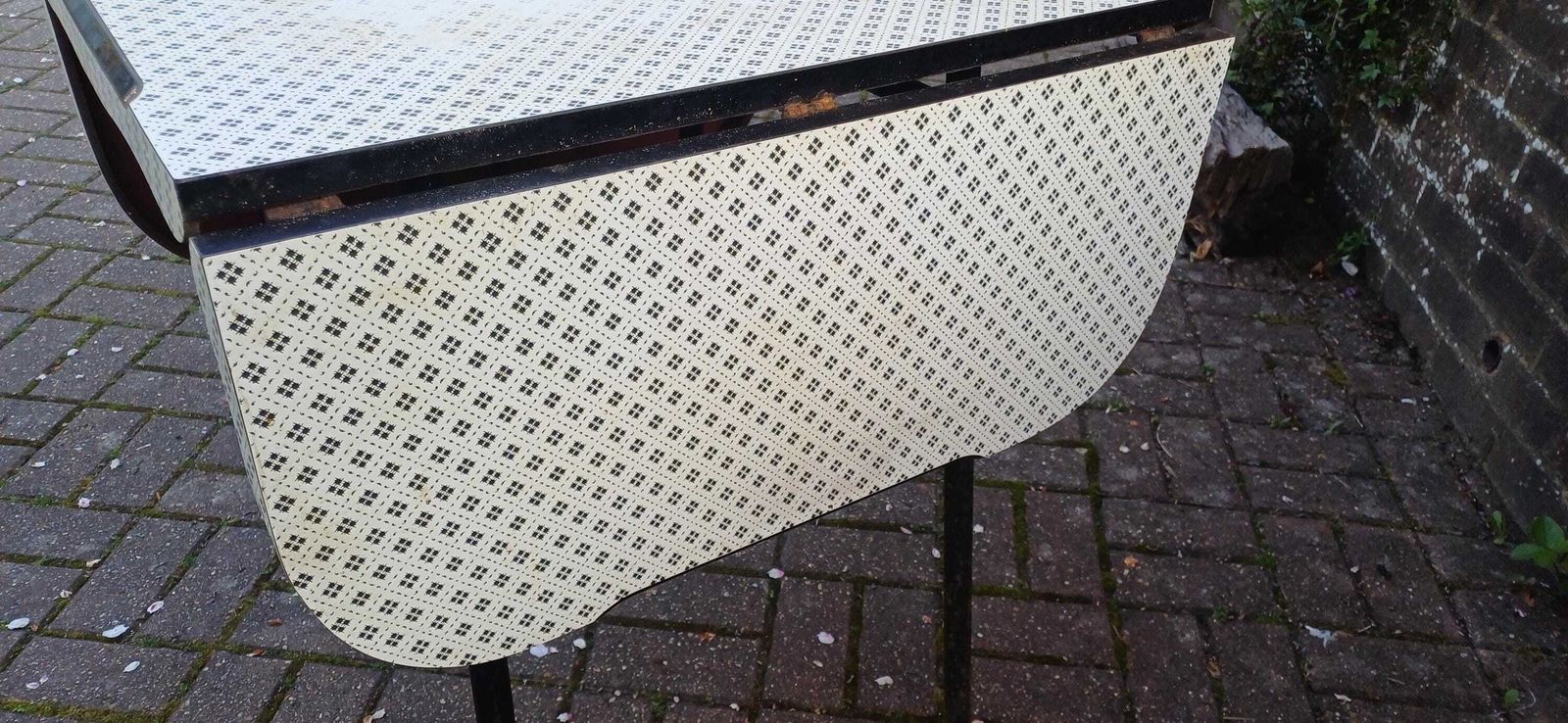 Classic American Vintage Retro Funky Drop Leaf Geometric Formica And Metal Kitchen Dining Table Quintessential 50s Décor photo vintage
