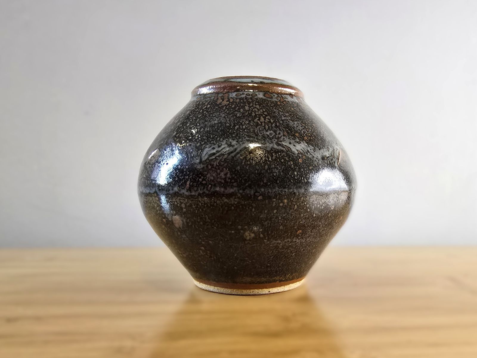 John Leach Muchelney Studio Pottery Exhibition Vase   Tenmoku Glaze   2010 photo vinterior