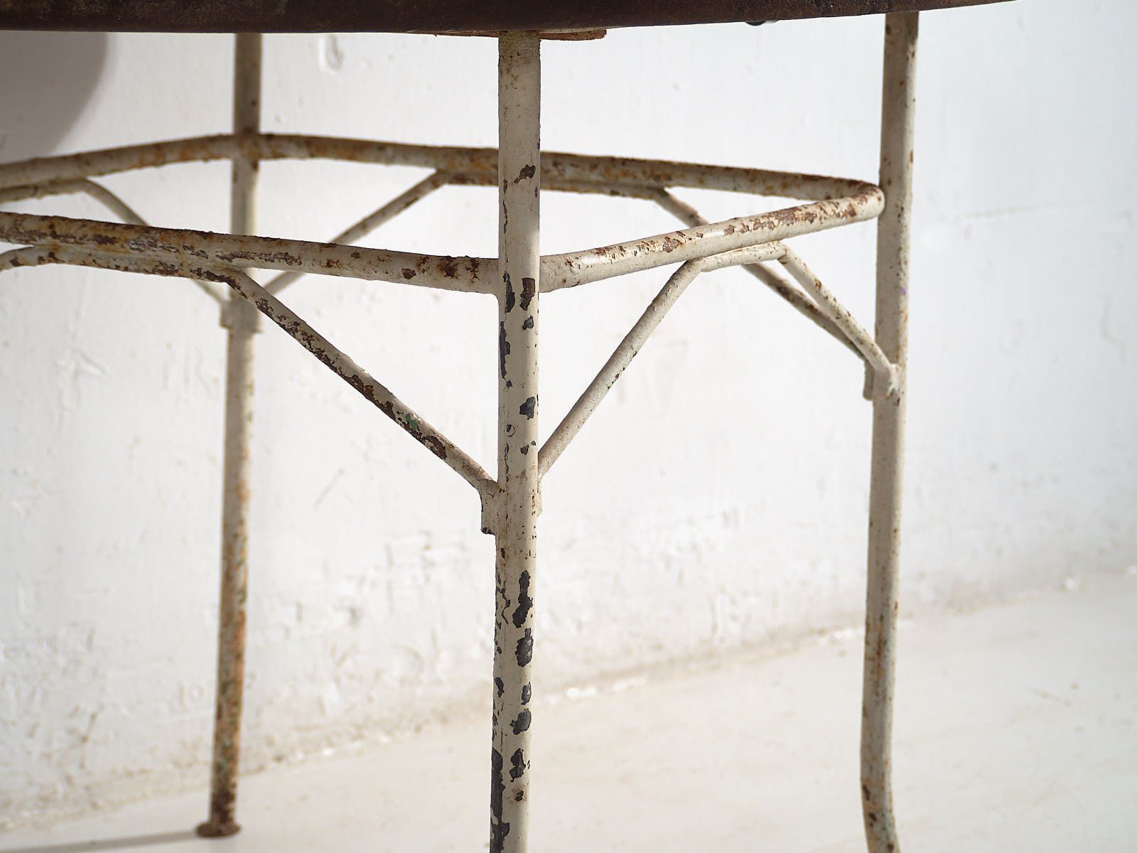 Antique Round Outdoor Metal Table (France, C.1900) photo vinterior