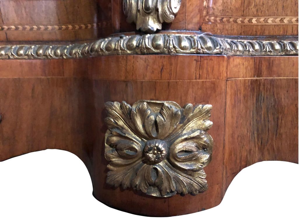 photo vinterior 19th Century Walnut And Floral Marquetry Credenza