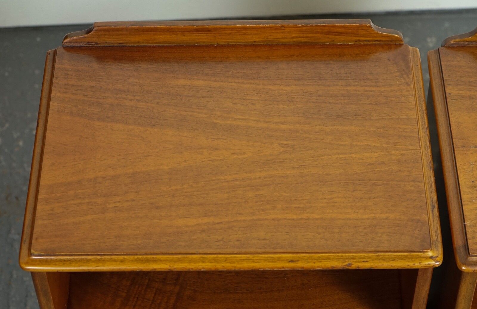 Pair Art Walnut Deco Bedside Nightstands With Cupboard Queen Anne Legs J1 photo vintage
