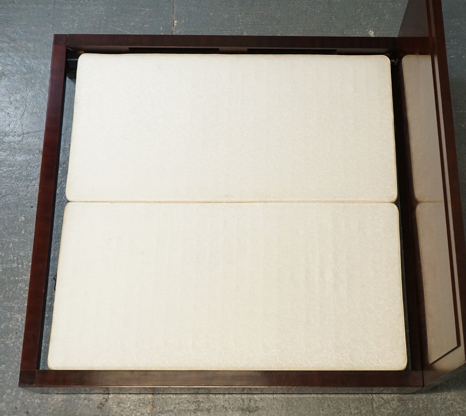 photo buy Rare Vintage Ralph Lauren American King Hudson Street Bed