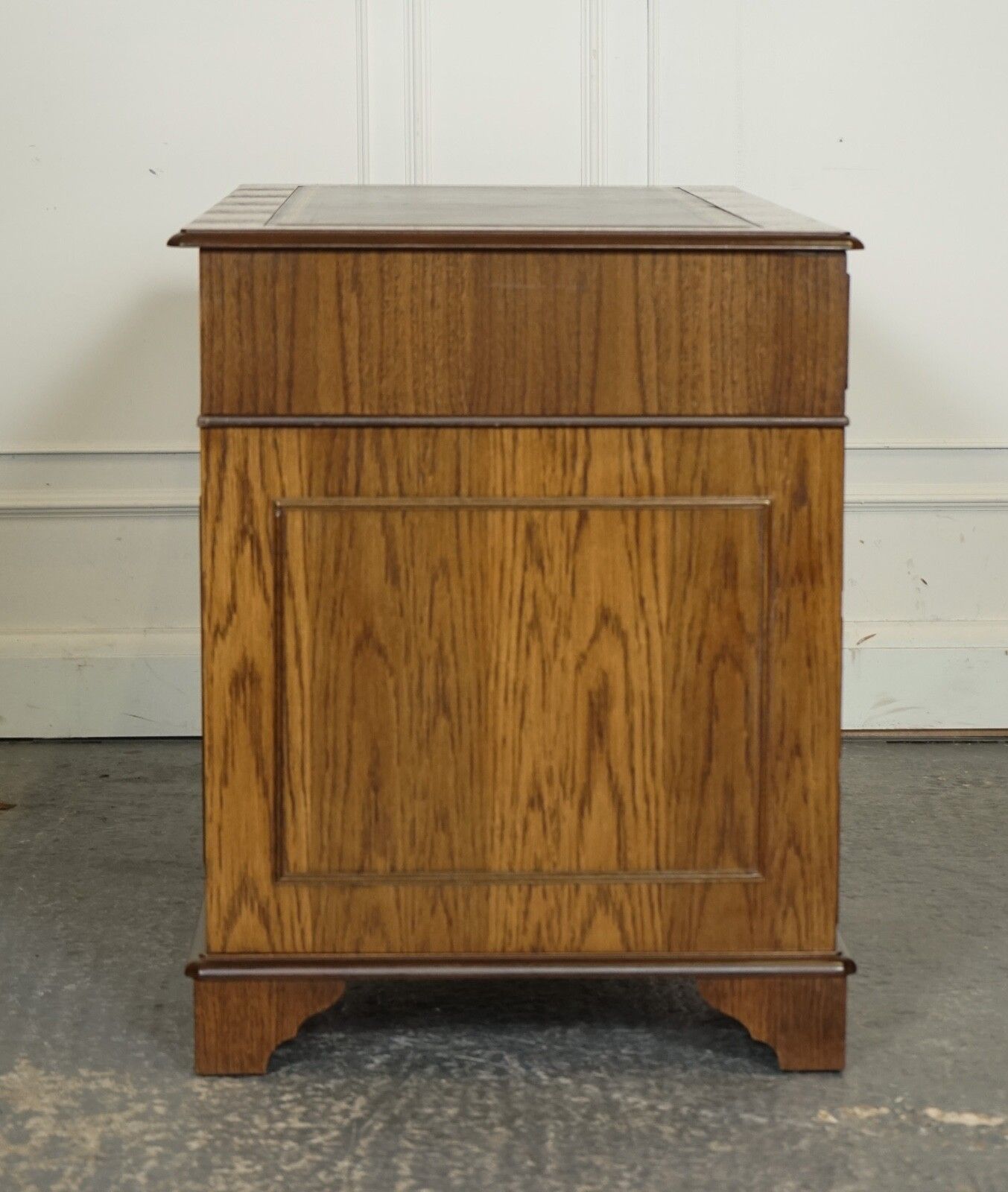 photo vintage Vintage Oak Office Pedestal Desk Brown Leather Top Part Of Suite
