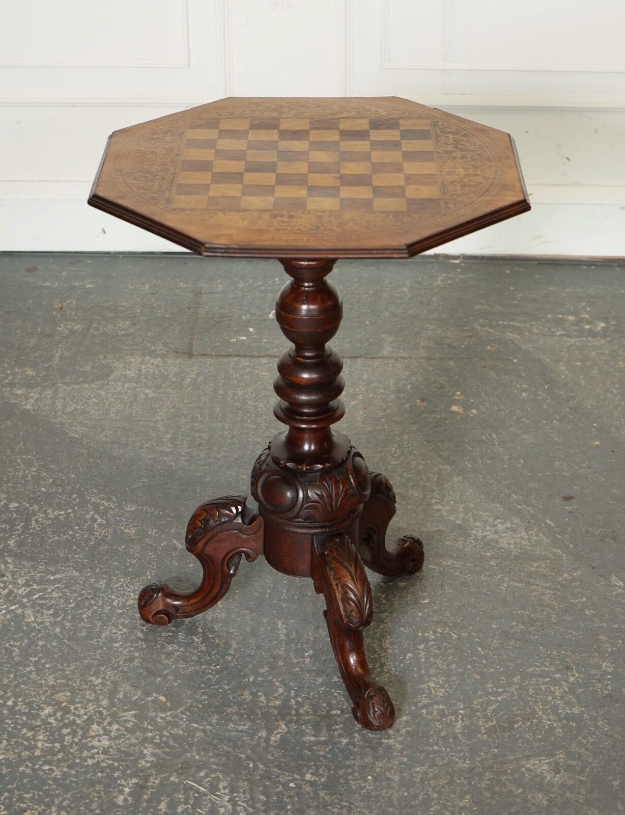 Stunning Antique Italian Chess Side End Lamp Table With Carved Legs photo furniture