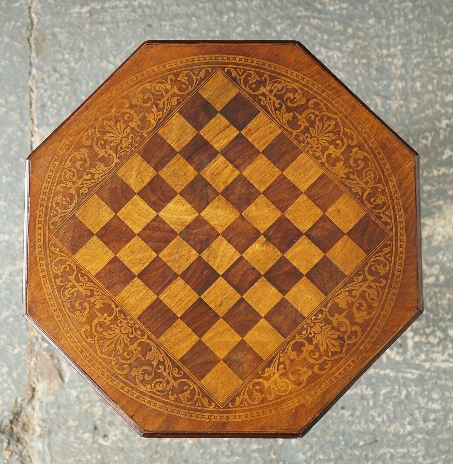Furniture Stunning Antique Italian Chess Side End Lamp Table With Carved Legs photo