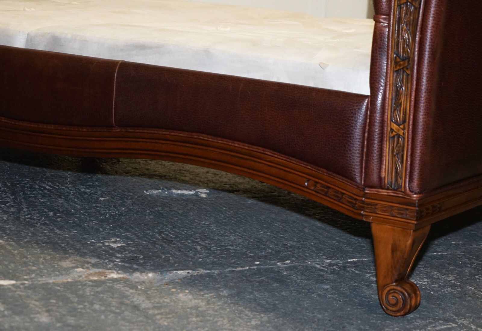 11400.0 Stunning King Size Bonaparte Carved Leather Bed And So To Bed Rrp £14,000 photo