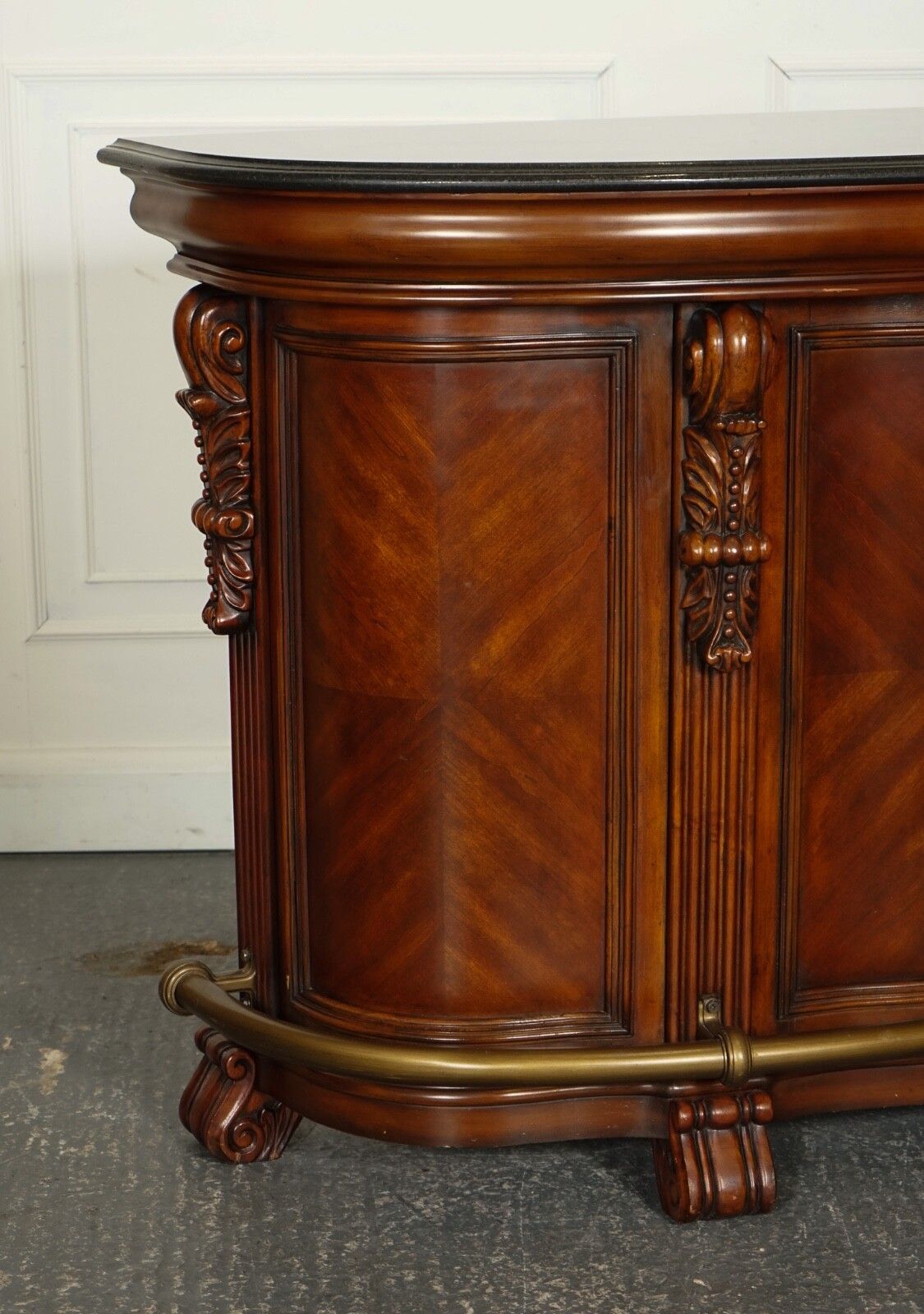 Stunning Howard & Miller Style American Bar With Granite Top & Pair Of Barstools photo for sale