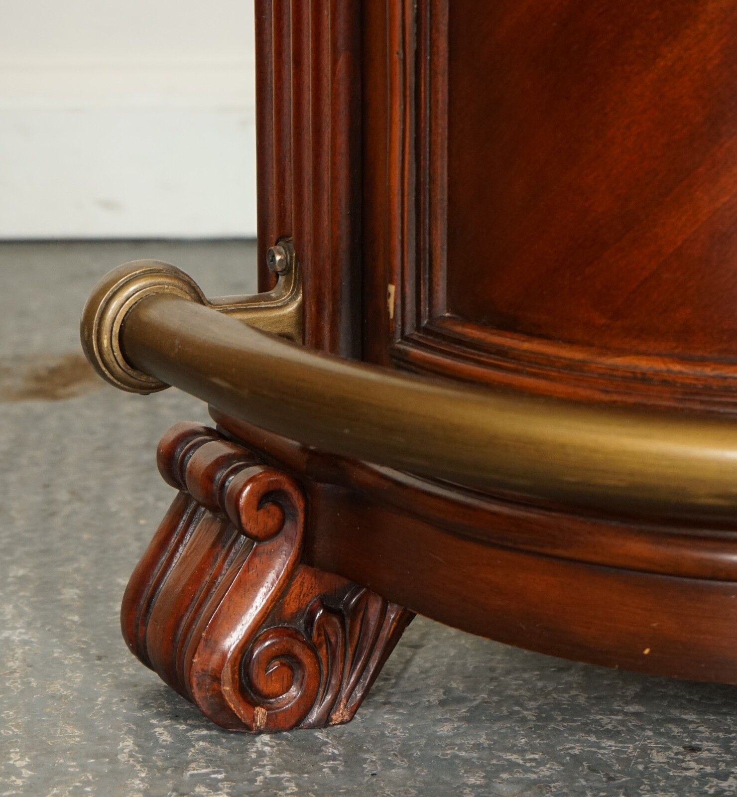 Stunning Howard & Miller Style American Bar With Granite Top & Pair Of Barstools photo buy