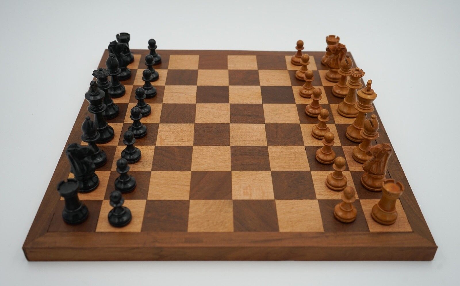 Antique English Quality Staunton Weighted Chess Set With Box And Board photo for sale